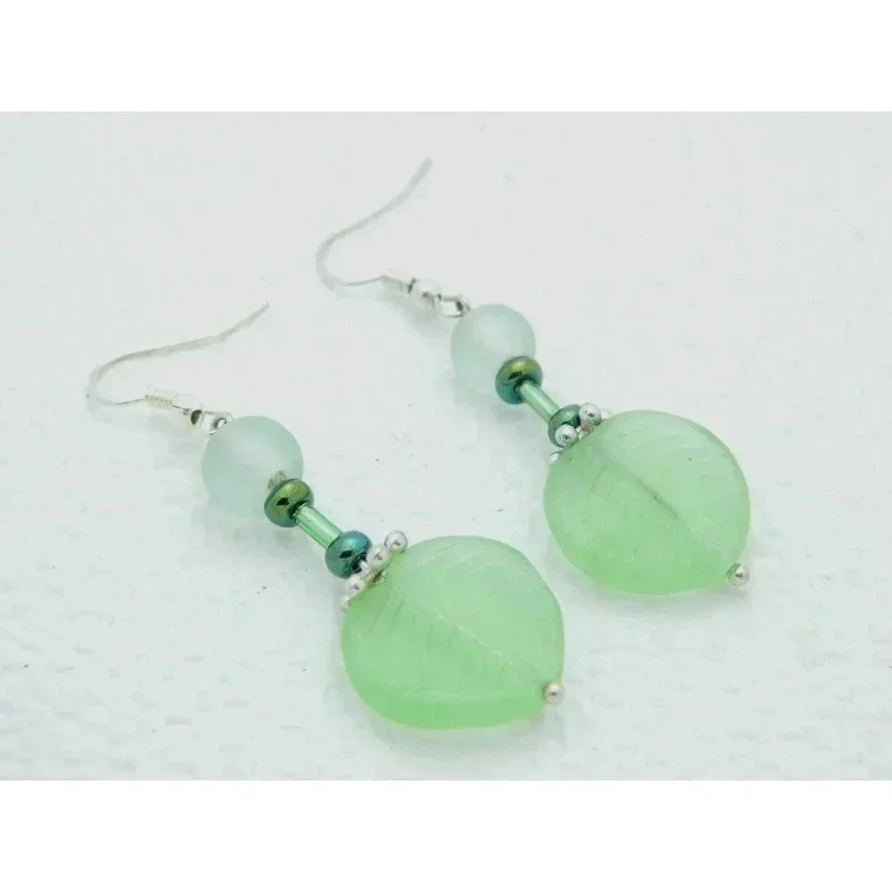 VTG Styled Silver Tone Green Art Glass Leaf Bead Dangle Earrings
